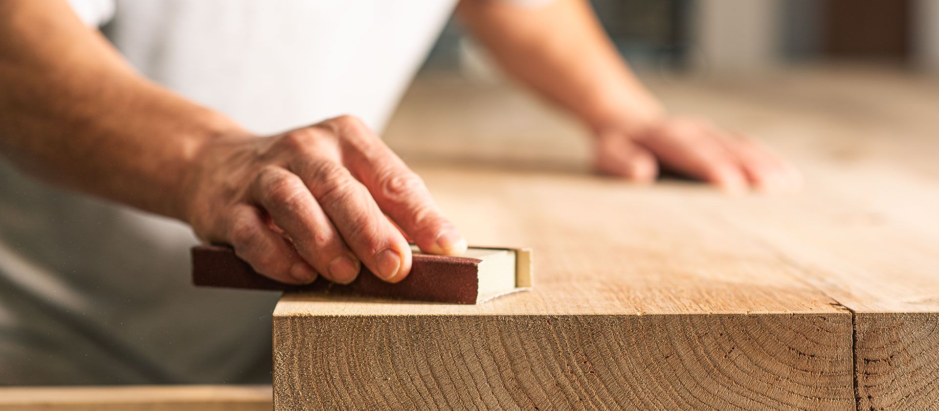 Holz schleifen Fotografie Cserni Handwerk